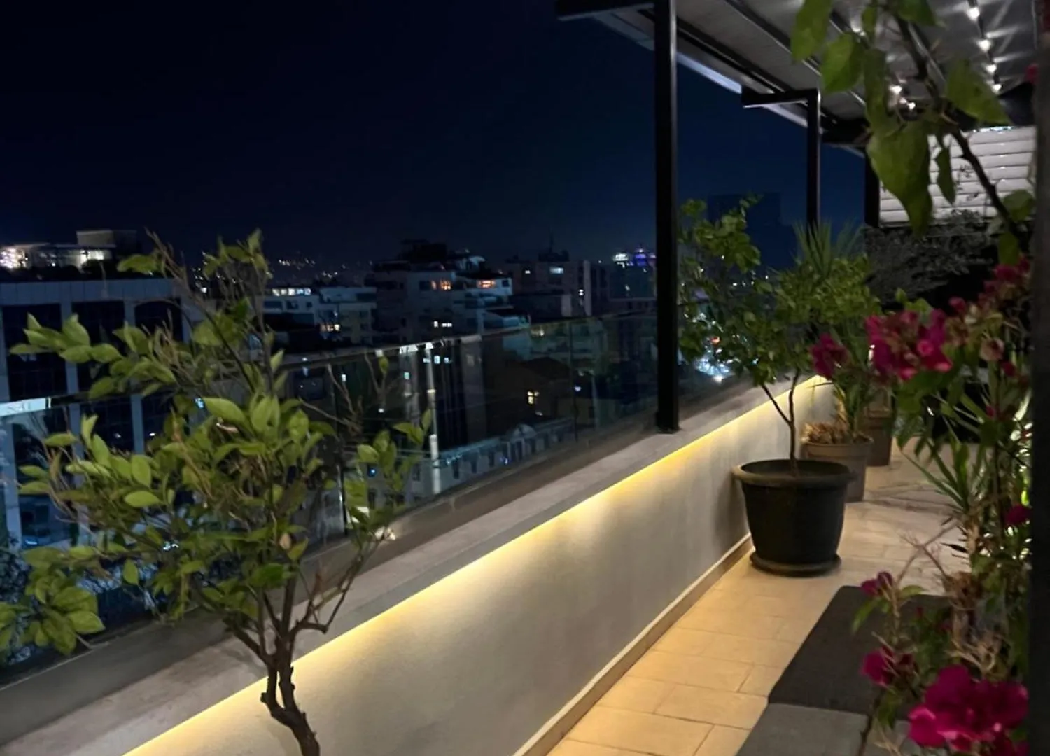 Rooftop City Light Tirana Apartment